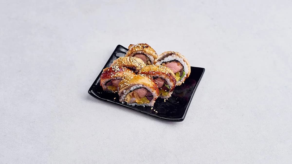 Uramaki krewetka tempura-węgorz