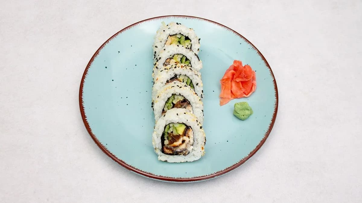 Uramaki łosoś-węgorz