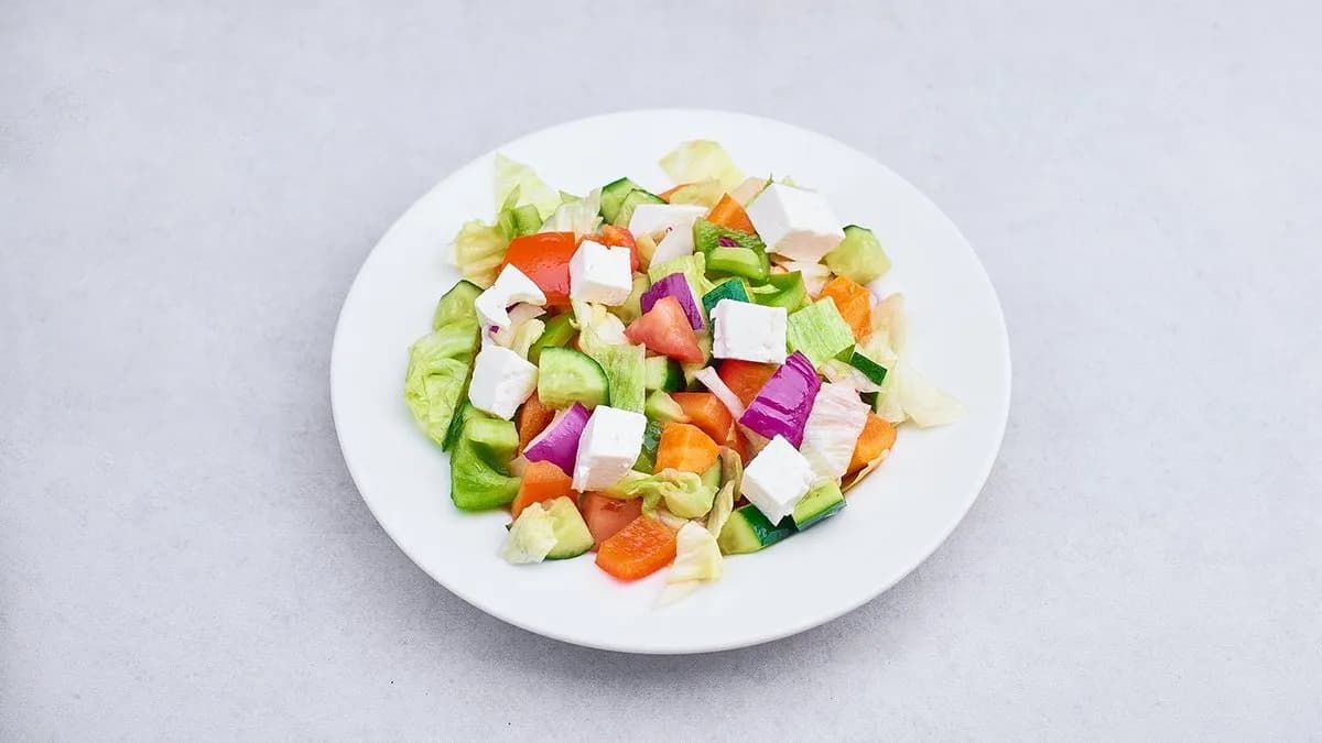 Fresh vegetables tossed salad