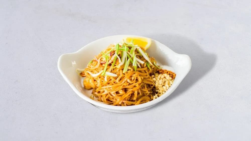 Pad Thai with chicken and tofu