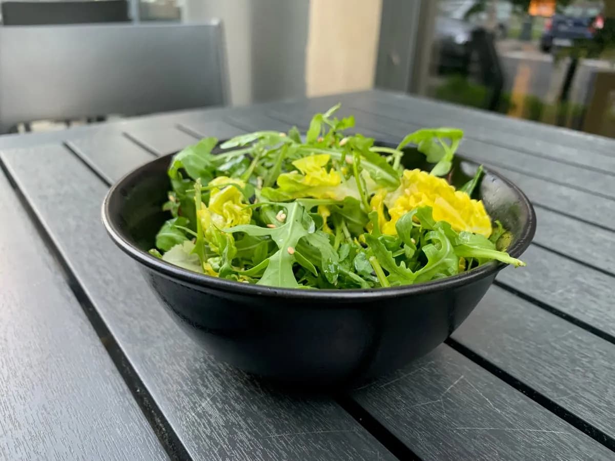 Mieszane zielone sałaty