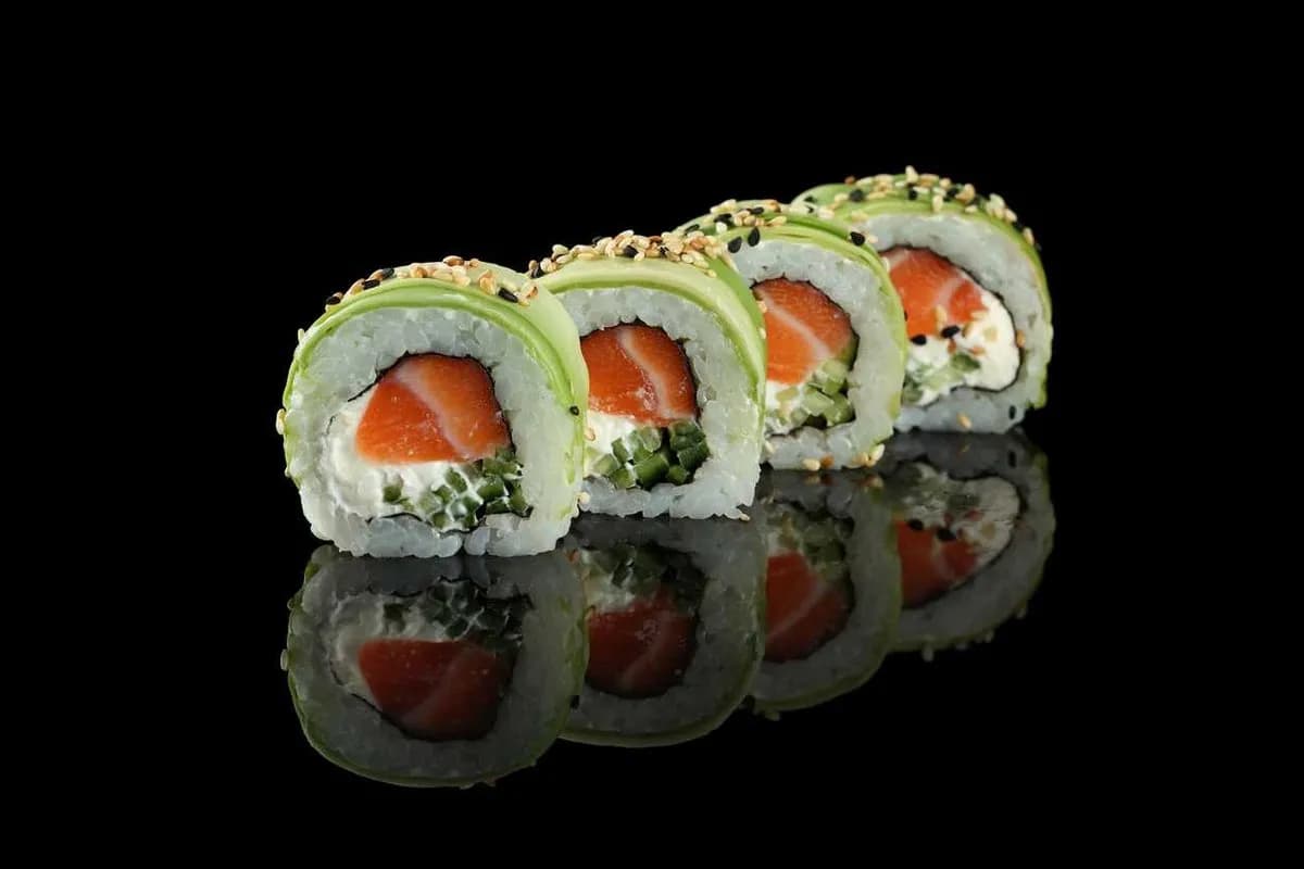 Łosoś owinęty Awokado 8x