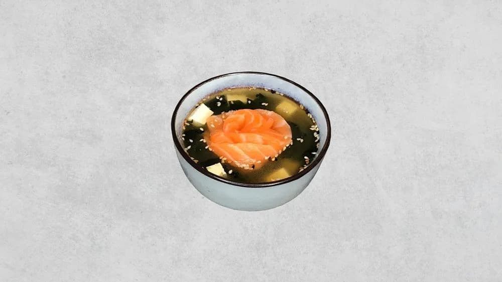 Miso soup z łososiem, wakame i tofu