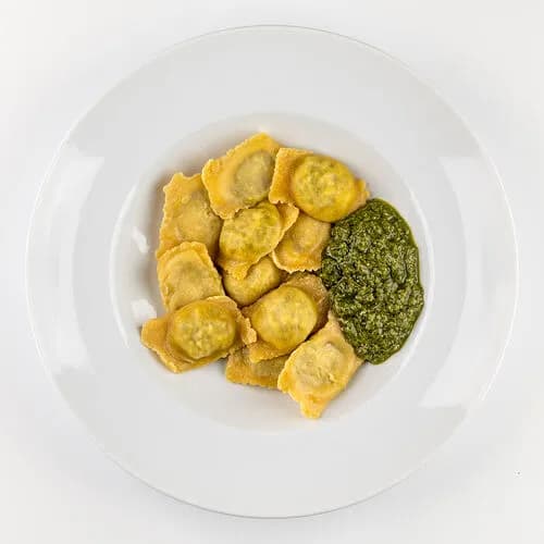 Равиоли со шпинатом и сыром