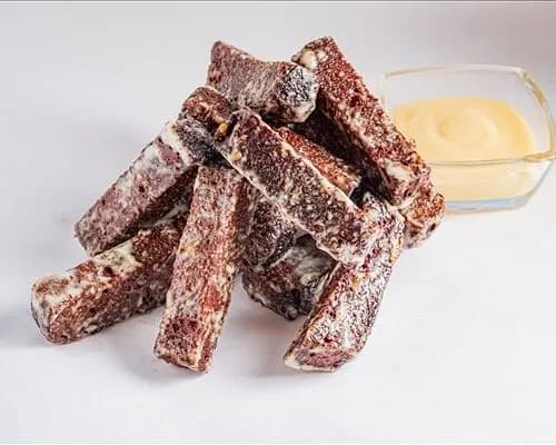 Чесночные гренки с соусом чеддер