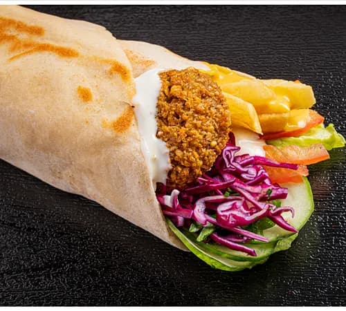 Фалафель с соусом амба