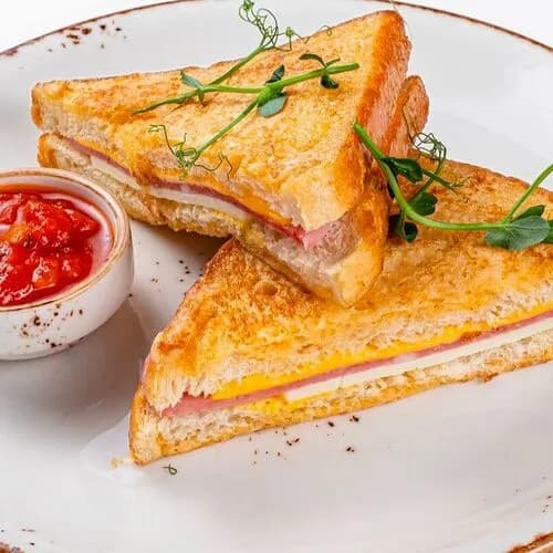 Сэндвич с ветчиной и сыром