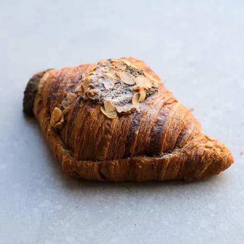 Круассан Мак-вишня