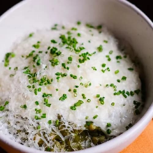 Зеленая гречка с муссом из пармезана