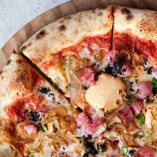 С икрой летучей рыбы и тунцом