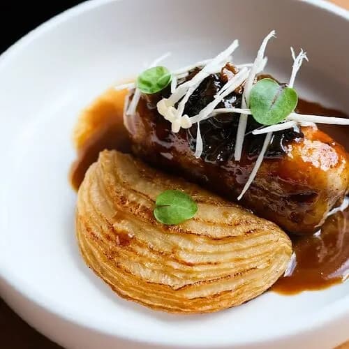 Цыпленок с гратеном из сельдерея