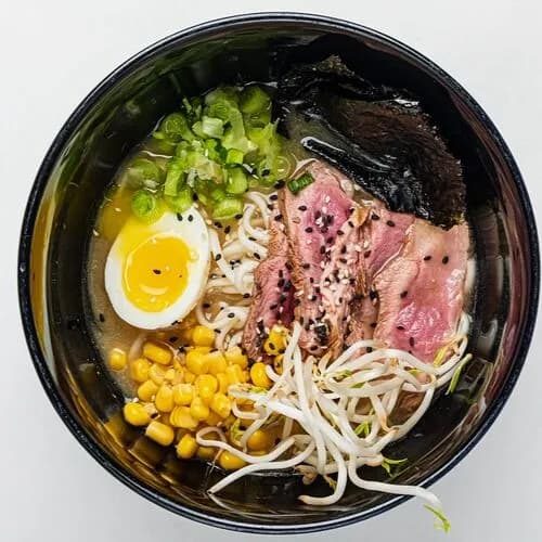 Суп рамен со свининой
