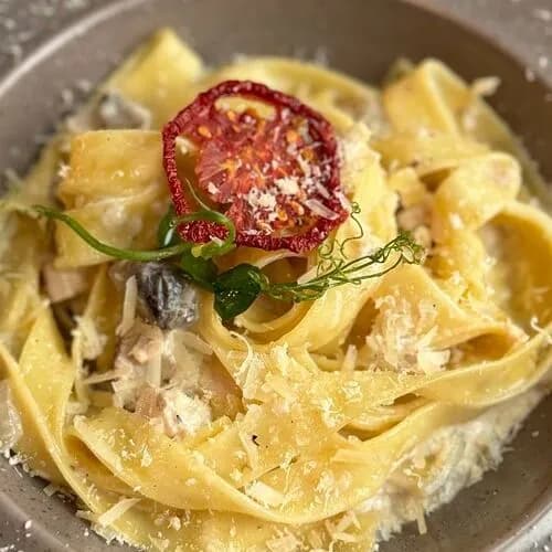 Паста с цыпленком и трюфельным маслом