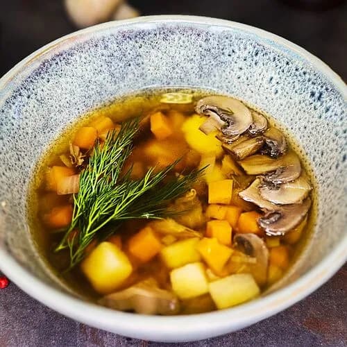 Похлебка грибная с вялеными томатами