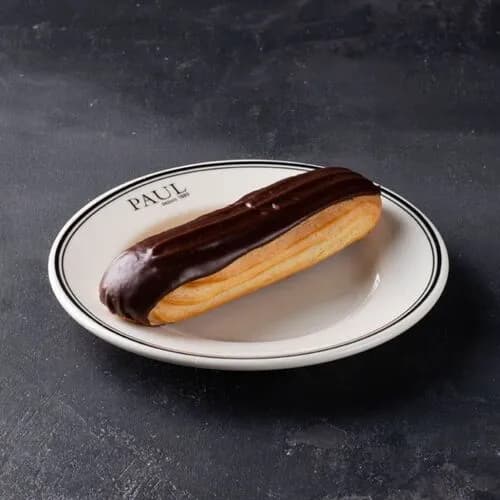 Шоколадный эклер