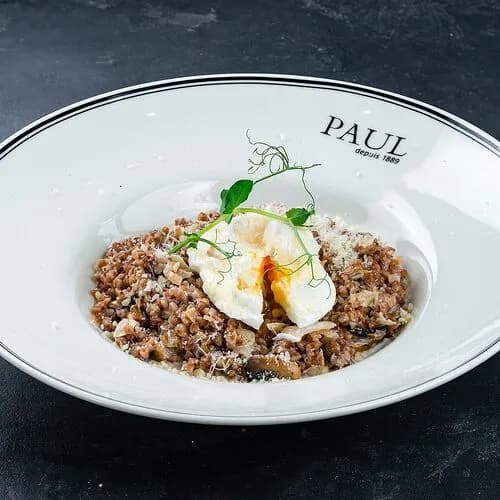 Гречневая каша с грибами и яйцом пашот