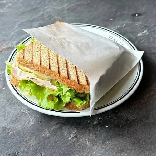 Сэндвич с ветчиной и соленым огурцом