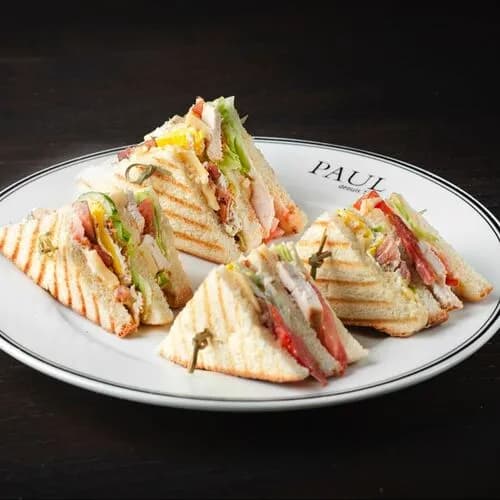 Клаб-сэндвич с курицей и беконом