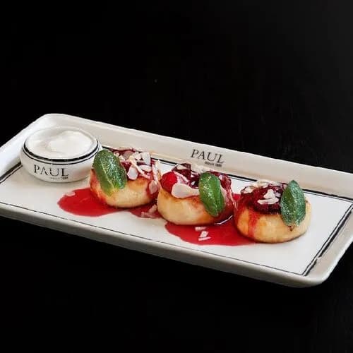 Сырники с вишневым соусом