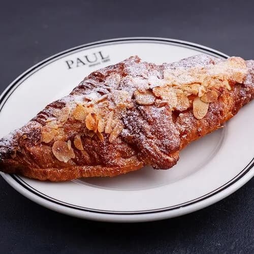 Круассан с миндальным кремом