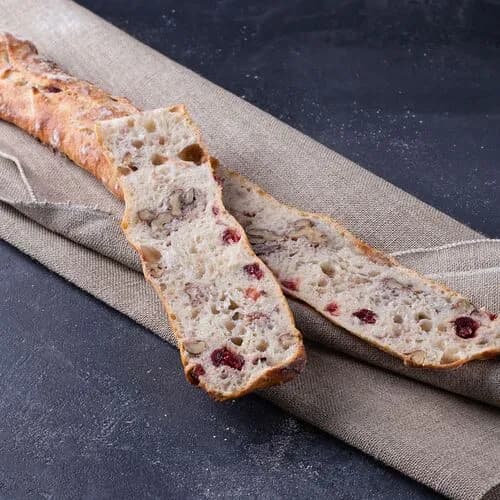 Багет Фламандский с грецким орехом и клюквой