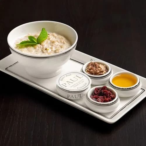 Овсяная каша с медом и орехами