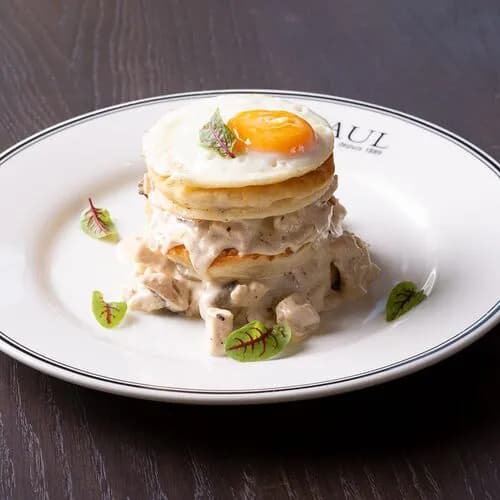 Панкейки с куриным филе и шампиньонами