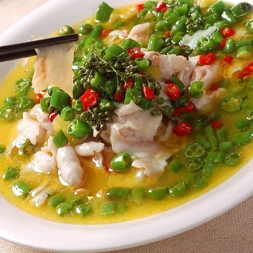 Отварные кусочи карпа с сычуаньским перцем