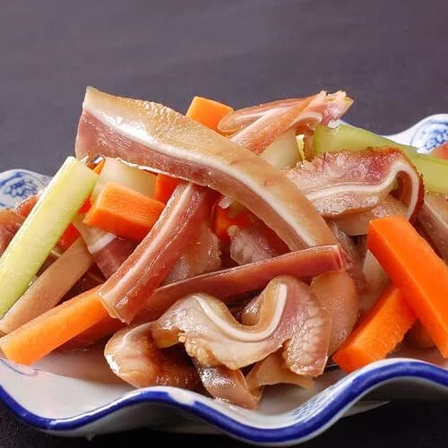 Свиные уши с зеленым перцем