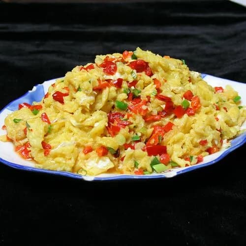 Жареный омлет с перцем чили