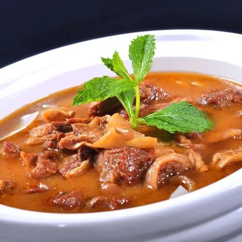 Тушёные бараньи рёбрышки с овощами