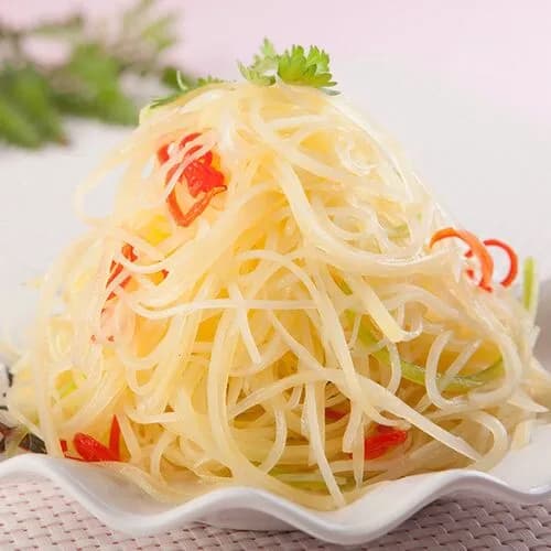 Холодный шинкованный картофель в остром соусе