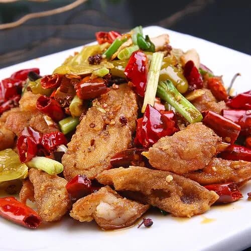 Острые жареные свиные кишки