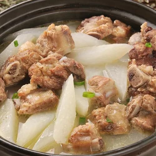 Тушеные бараньи ребрышки с дайконом