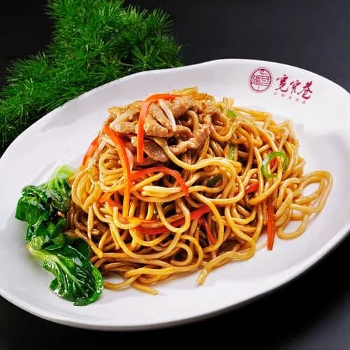 Жареная лапша со свининой и острым перцем чили