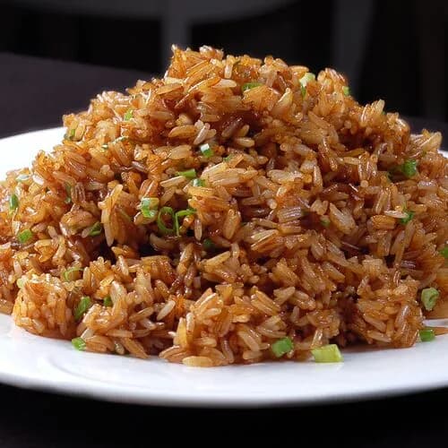 Жареный рис в соевом соусе