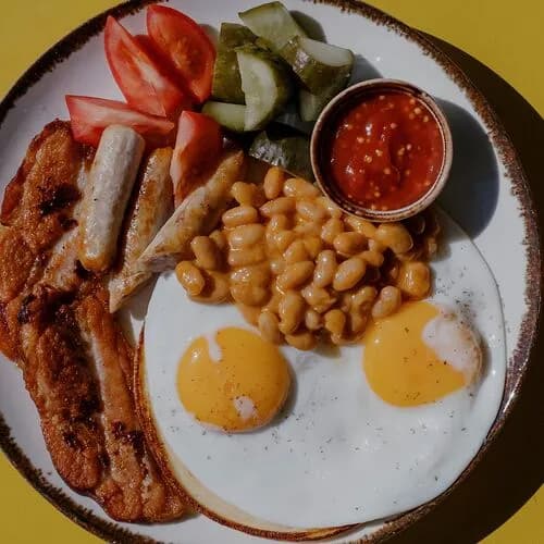 Большой завтрак с беконом