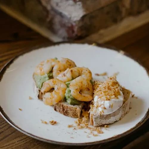 Авокадо тост с креветками