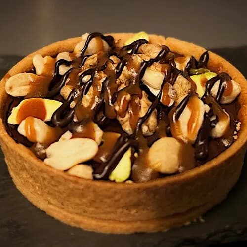 Тарталетка с солёной карамелью и шоколадом