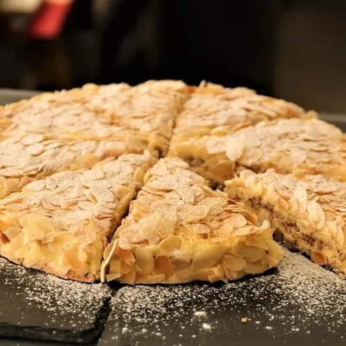 Шведский миндальный торт Ikea (половинка)