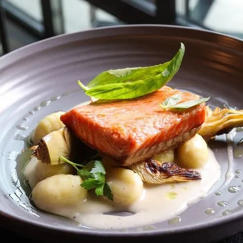 Лосось с ньокками