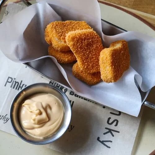 Наггетсы с сырным соусом