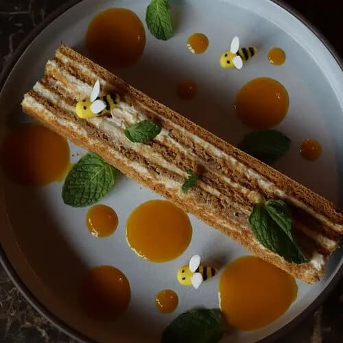 Pinky медовик