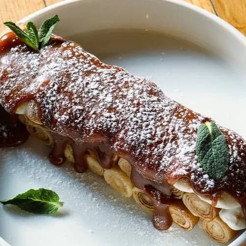 Блинчики с меренгой и карамелью