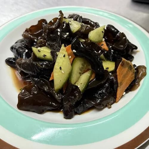 Салат из древесных грибов