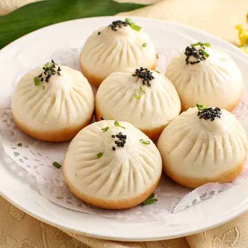 Жареные булочки с мясной начинкой