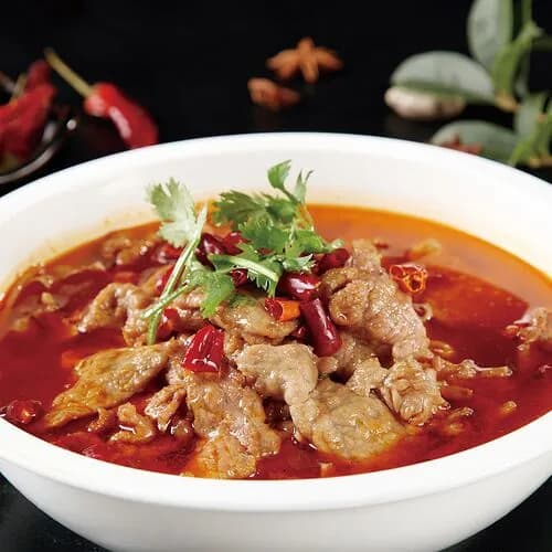 Кусочки свинины с тофу в бульоне