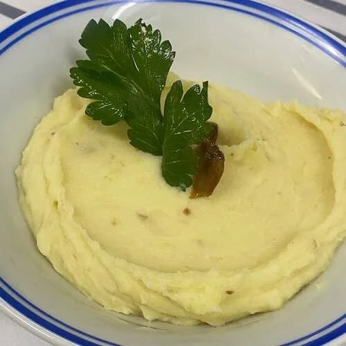 Картофельное пюре с печеным чесноком