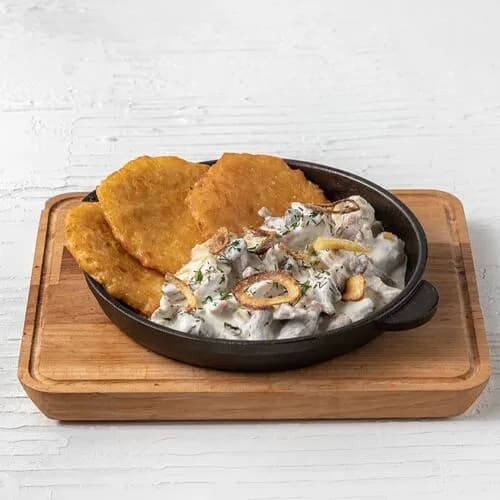 Жаренка с драниками и лисичками