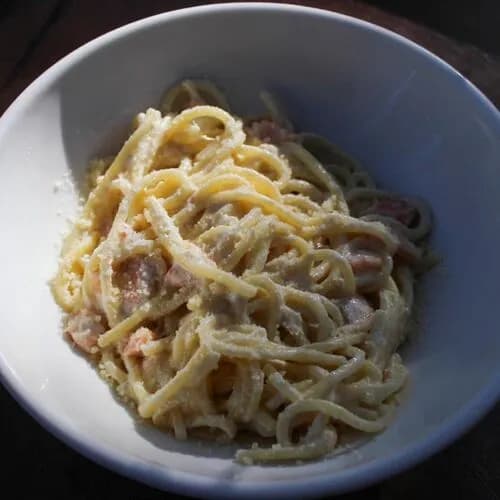 Паста с лососем в сливочно-горчичном соусе